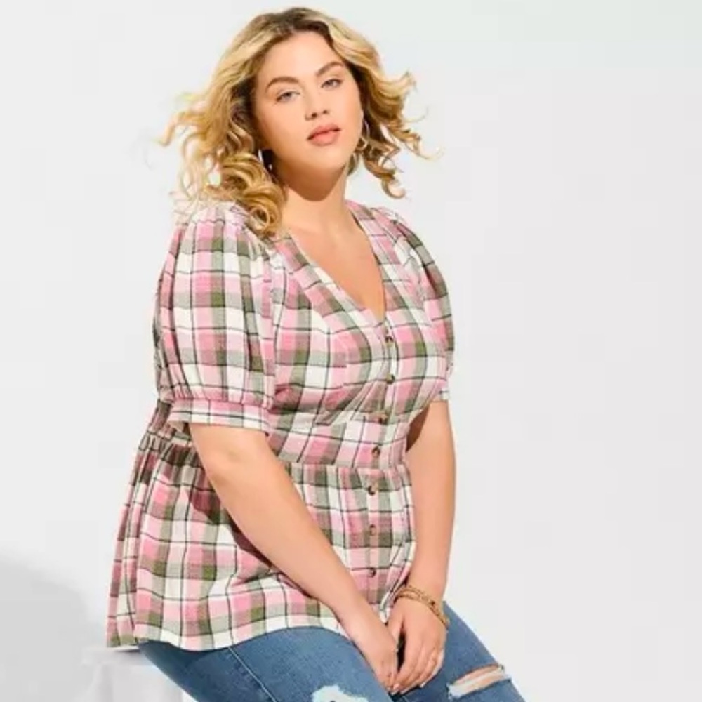 Torrid size 3 (22W-24W) Babydoll Crinkle Flannel Gauze Button Up Blouse. NWT